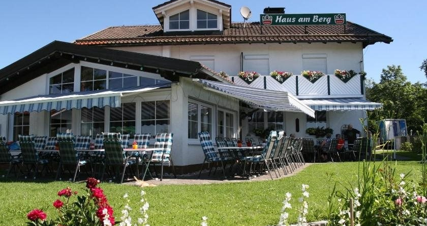 Hotel "Haus am Berg", 朗多夫 — 照片 1