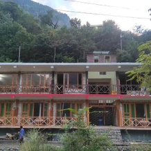 Kamal Guest House Tirthan by OYO, Банджар — 照片 5