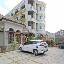 RedDoorz Premium @ The Garden Suites Solo, 苏拉卡尔塔 — 照片 2