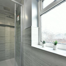 4 Bedroom, 2 Bathroom House - Free Parking, 庞蒂弗拉克特 — 照片 3