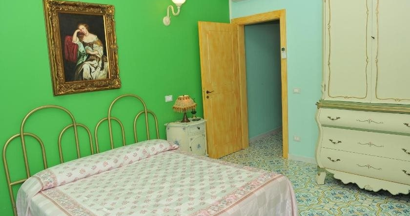 Albergo Roses, 保拉 — 照片 1