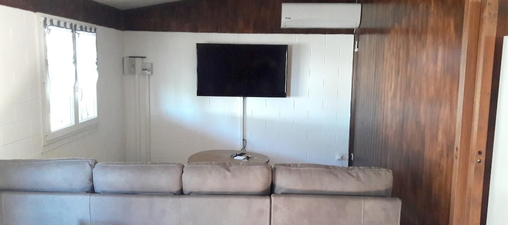 House With 2 Bedrooms in La Plaine des Palmistes, With Wonderful Mount, 拉普莱讷-德帕尔米斯特 — 照片 1