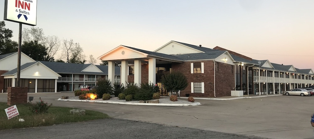 Blue Ribbon Inn and Suites, 萨利索 — 照片 1