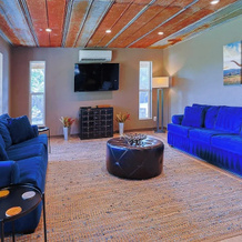 Willie's Hill Country Hideaway - Stay for 8 With Hot Tub & Fire Pit, Wimberley — photo 5