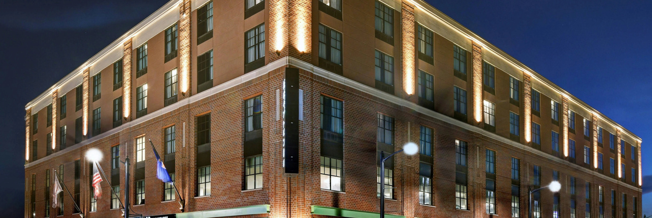 Courtyard By Marriott Manhattan Aggieville, Манхэттен — фото 1