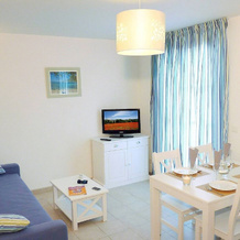 Beautiful maisonette with terrace in the beautiful Provence, 卡布里埃 — 照片 2