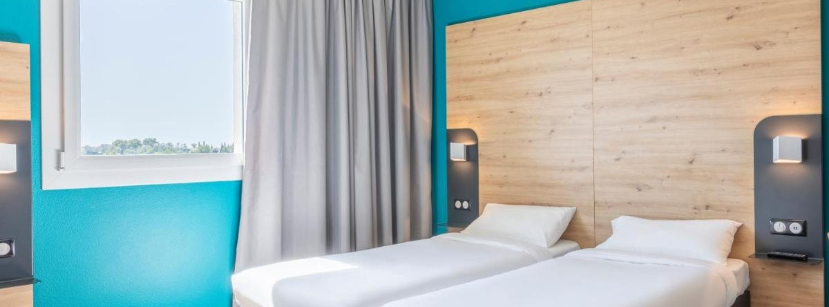 B&B HOTEL Saint-Martin-de-Crau Alpilles Camargue, 圣马丹-德克罗 — 照片 1