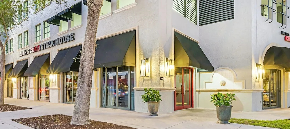 Tucker at Gables Grand Plaza Miami, Coral Gables — photo 1