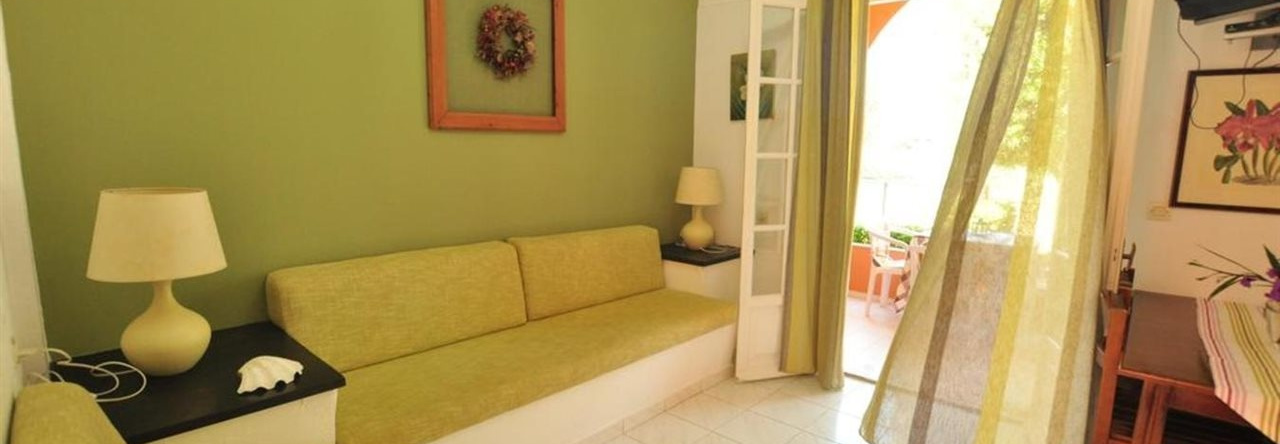 Elena Apartments Corfu, 阿哈拉维 — 照片 1