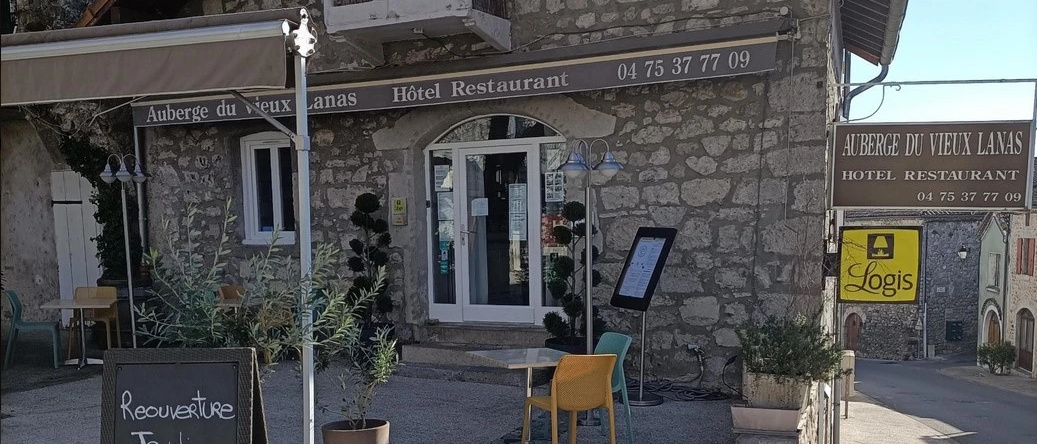 Auberge du Vieux Lanas, Lanas — photo 1
