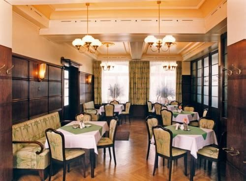 Hotel Merkur Garni, 茨维考 — 照片 1