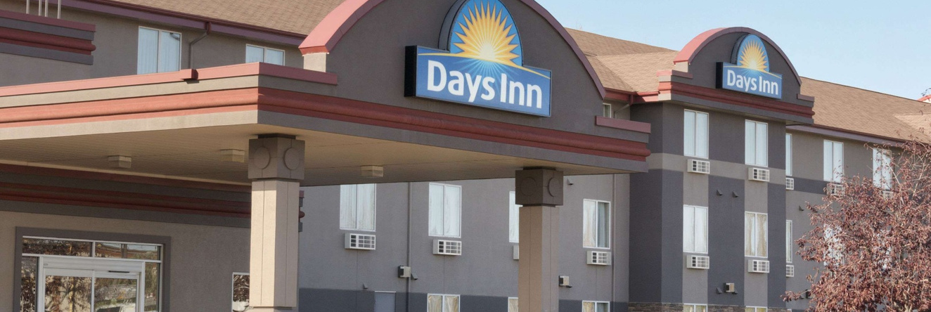 Days Inn & Suites by Wyndham Thunder Bay, Thunder Bay — photo 1