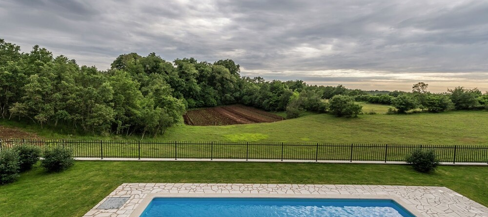 Modern Villa Vesna - 4 Br Villa, 克林加 — 照片 1