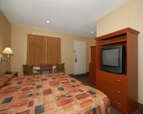 Capital Inn & Suites (Formerly Econo Lodge Inn & Suites Downtown), 伦斯勒 — 照片 1