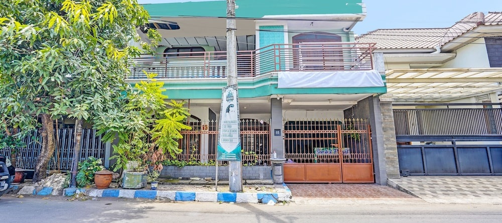 SPOT ON 91716 Kost Yy Syariah, Mojokerto — photo 1