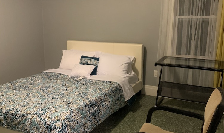 Pontiac Guest House, 庞蒂亚克 — 照片 1