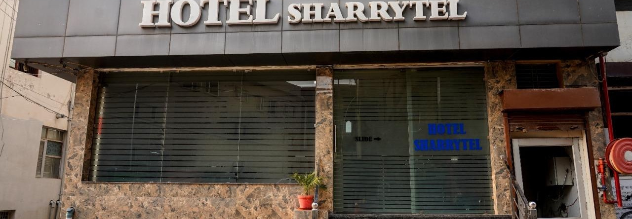 Hotel sharrytel zirakpur, 齐拉克普尔 — 照片 1