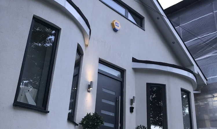 Artsy Retreat - Sleeps 4, Free Parking & Balcony, 凯特勒姆 — 照片 1