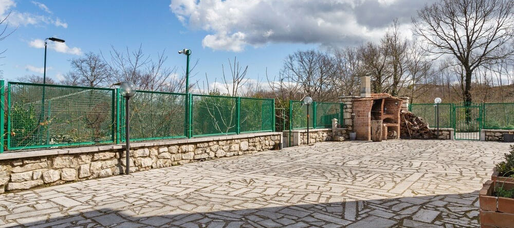 Valley-View Holiday Home in Sepino with Courtyard, 塞皮诺 — 照片 1