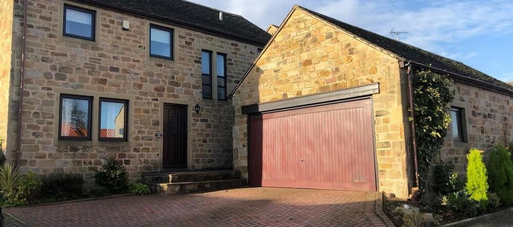 Beautiful House in Rural Village With Hot Tub, Pontefract — photo 1