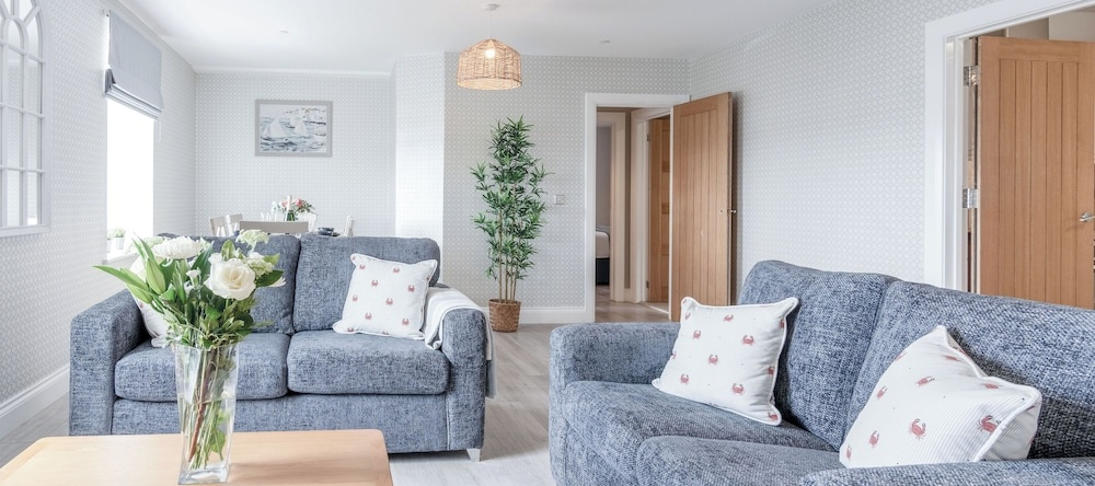 Haven View - 2 Bedroom Apartment - Milford Haven, Милфорд-Хейвен — фото 1