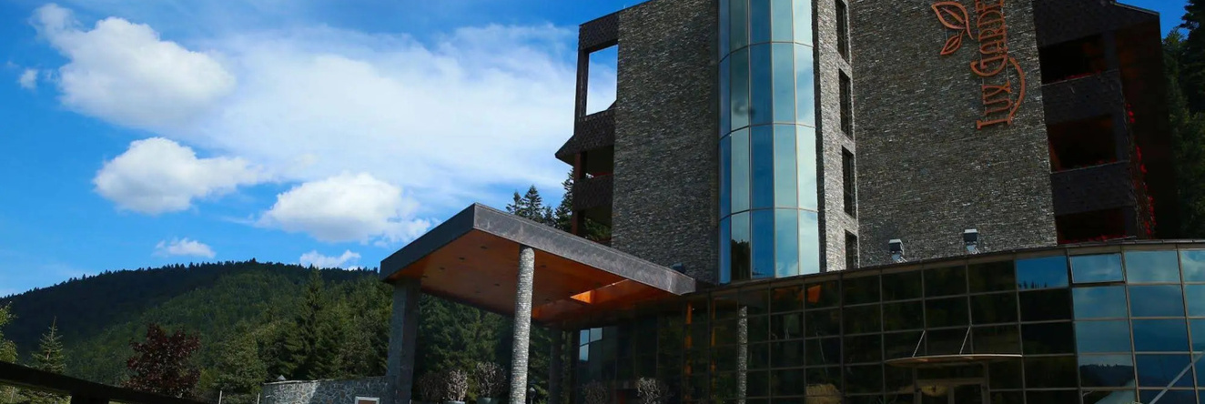 Lux Garden Hotel, Азуга — фото 1