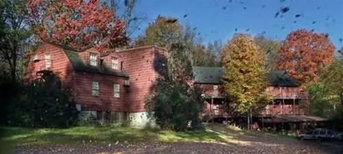 Tollgate Hill, Litchfield — photo 1