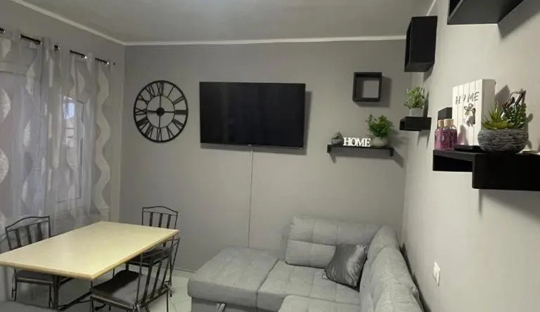 Apartment Isola Rossa, 特里尼塔达古尔图和维尼奥拉 — 照片 1