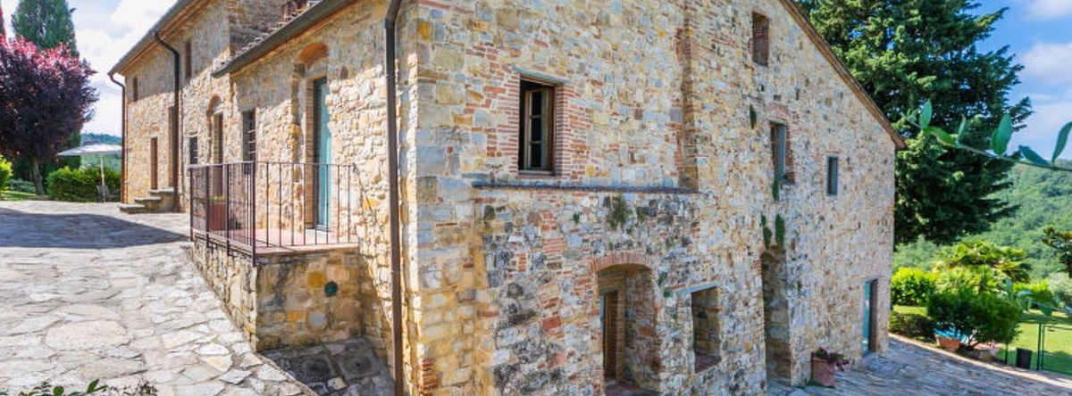PETRARCA, 巴贝里诺瓦尔代尔萨 — 照片 1