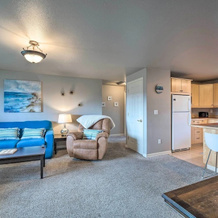 Apartment w/ Gas Fireplace ~ 1/2 Mi to Beach!, Anacortes — photo 3