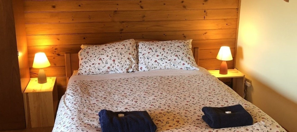 Alpine Stag Lodge Unit 1, Merrijig — photo 1