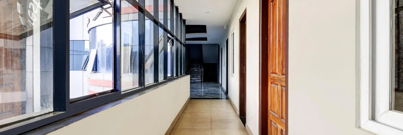 West Gate Inn & Suites By OYO Rooms, 伊杜基 — 照片 1