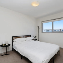 Elegant 2-bed Apartment With Balcony, Gungahlin — photo 3