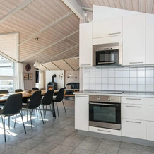 Sprawling Holiday Home at Hvide Sande With Indoor Whirlpool, Hvide Sande — photo 4
