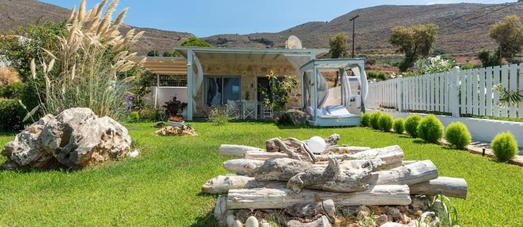 Artemis Seafront Stone Studio, Petres — photo 1