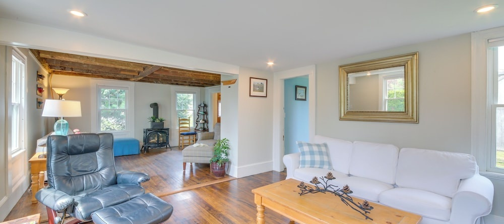 Rockland Home w/ Deck 5 Mins to Historic Downtown!, 罗克兰 — 照片 1