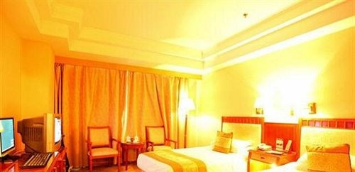 Liaocheng Chang Run Hotel, Лиаоченг — фото 1