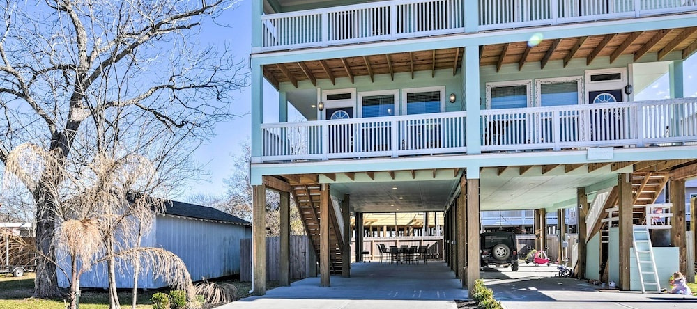 La Porte Getaway w/ Deck: Steps to Beach!, 拉波特 — 照片 1
