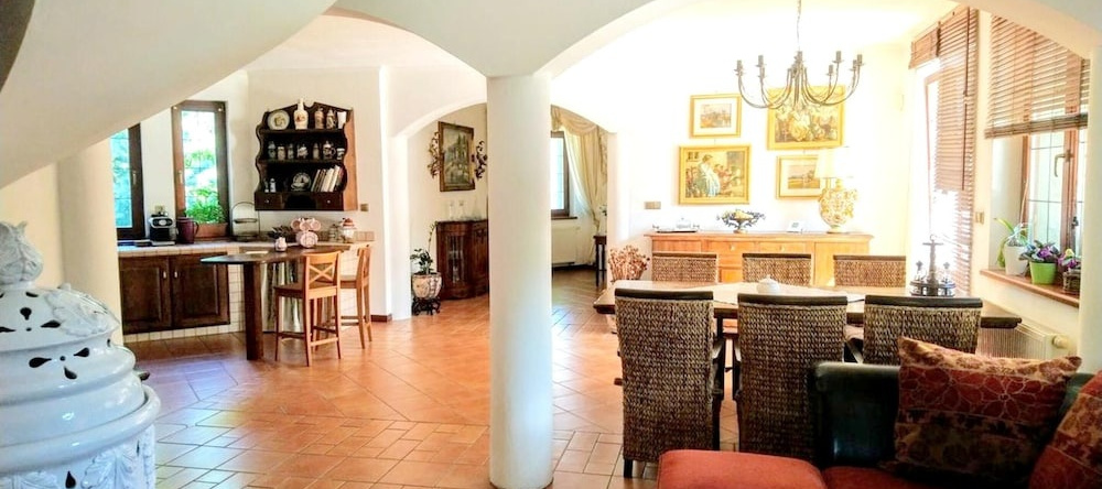 House With 3 Bedrooms in Šamorín, With Furnished Terrace and Wifi, 沙莫林 — 照片 1