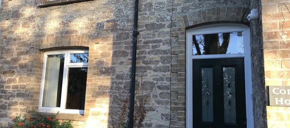Combe House B&B, 韦德莫尔 — 照片 1
