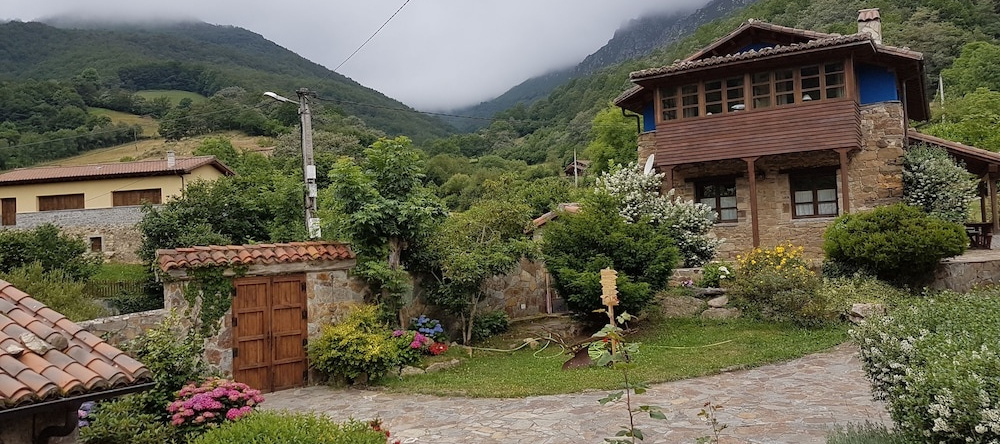 Casas de Aldea Valle de Bueida, 布伊达 — 照片 1