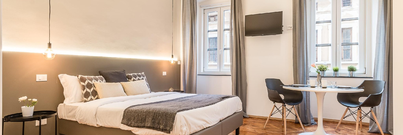 Amazing studio in the city center + WiFi, 的里雅斯特 — 照片 1