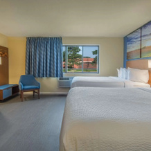 Days Inn & Suites by Wyndham Waterloo, Waterloo — photo 4