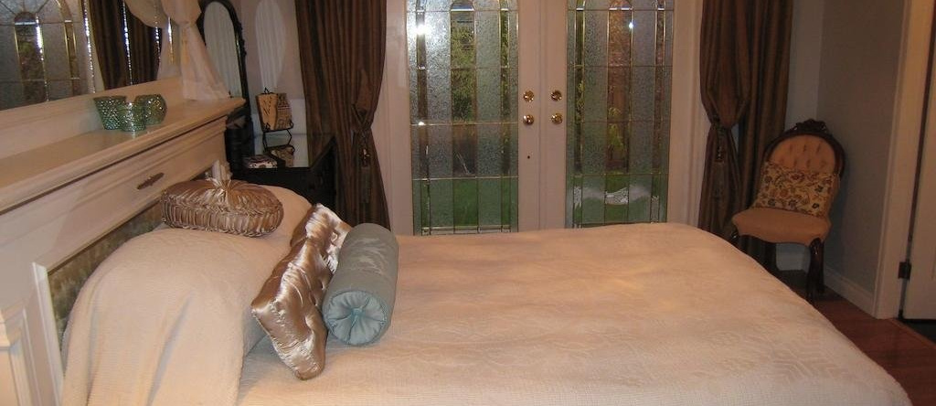 Donna's Bed & Breakfast, Суррей — фото 1