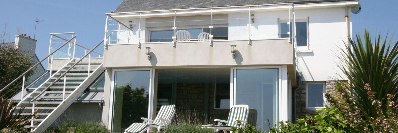 Modern Villa in Clohars-Carnoët with Private Swimming Pool, 克洛阿尔卡诺埃 — 照片 1