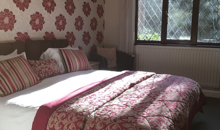 The Cottage Inn Hotel, 阿尼克 — 照片 1