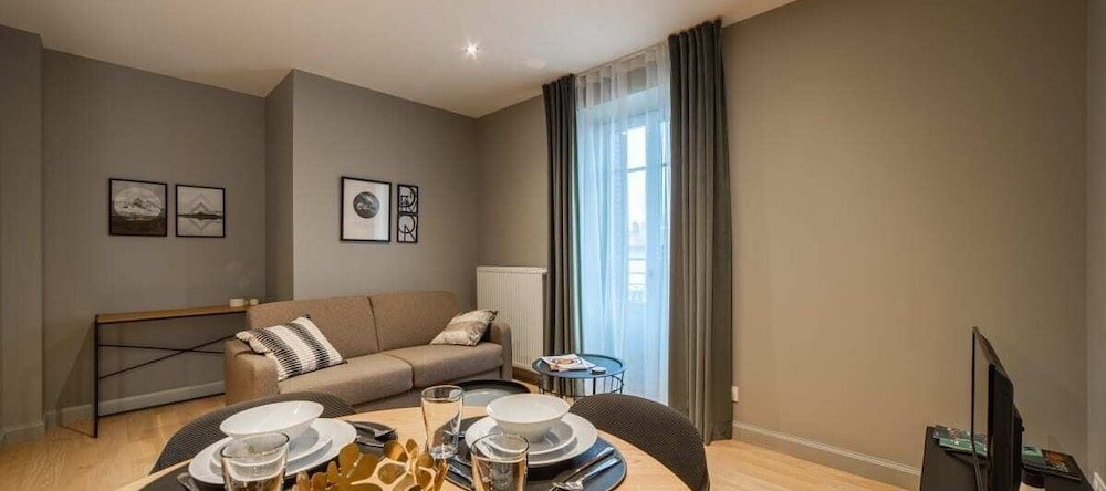 Belval Villa Rops Private apartment, 艾克斯莱班 — 照片 1