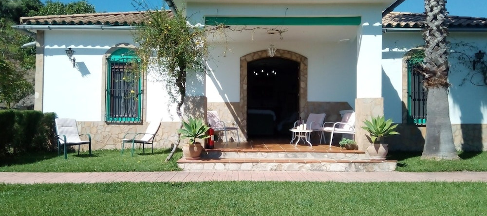 Villa With 4 Bedrooms in Prado del Rey, With Private Pool, Enclosed Garden and Wifi, 普拉多-德尔-雷伊 — 照片 1