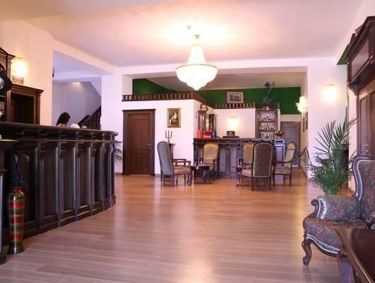 Hotel Emire, Зарнести — фото 1