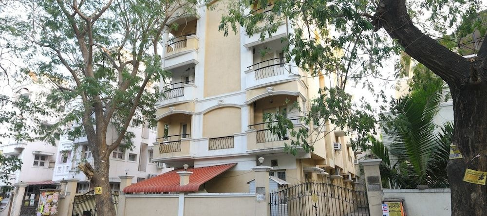 Silverkey Executive Stays 20001 Ashok Nagar, Ченнаи — фото 1